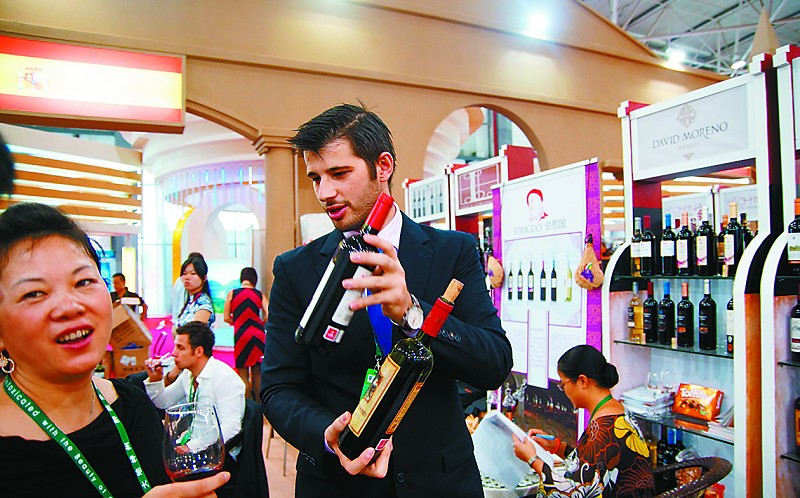 以“传承与创新”为主题，2015年中国国际酒业博览会将于3月21日至25日在泸州市国际会展中心举行。据悉，本届酒博会将重点突出“质量、品牌、国际化”，将更好促进白酒产业持续健康发展。
