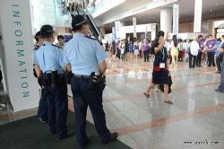 香港珠宝展览会失窃50万港元钻石 警方追缉4盗贼