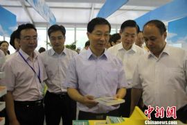 第五届江苏书展开幕 数万民众冒雨同享“全民阅读”