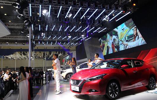 第八届郑州国际汽车展在郑东新区会展中心开幕