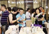 东莞名家具展上演新品秀
